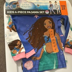 Girls pajama 4 piece set. Ariel little mermaid. Blue green. Long sleeves. New 2T